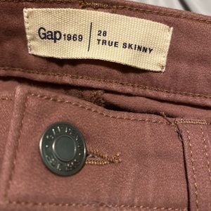 Gap True Skinny Pants